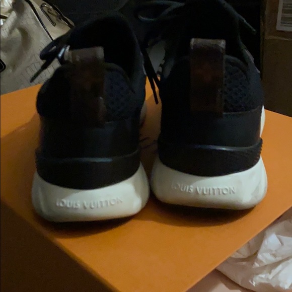 Louis Vuitton sneakers - Picture 2 of 4